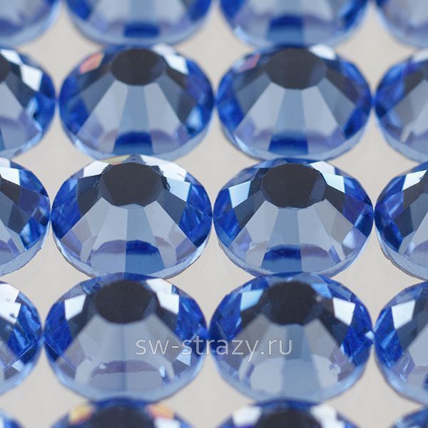 YHB 28 ss8 Light Sapphire F 106
